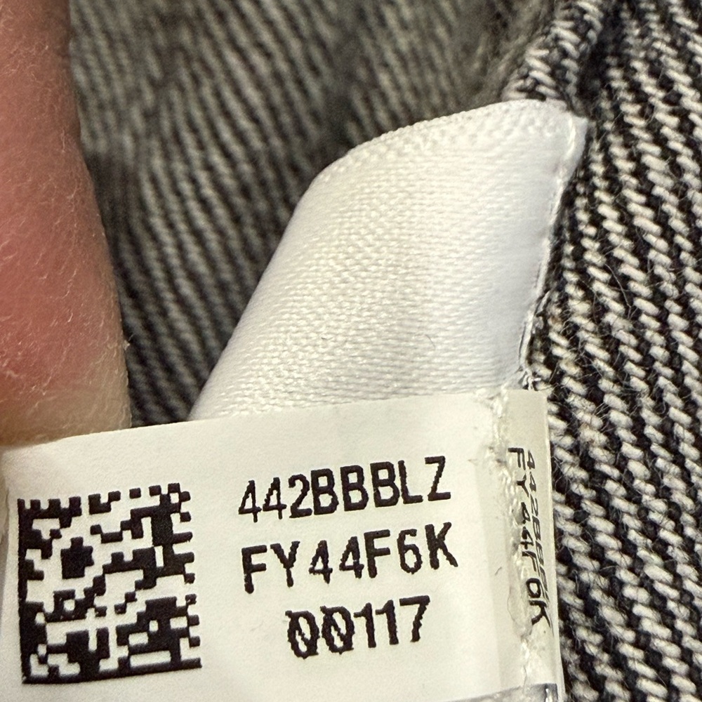 American Eagle Outfitters Black Washed Denim Jacket Label Detail - Picture 10 of 16